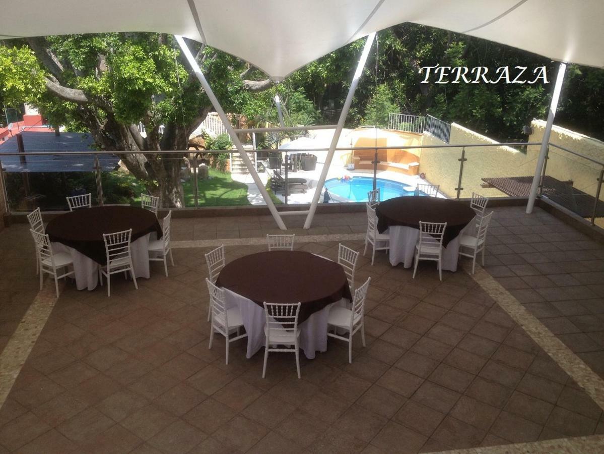 Cocos Hotel
