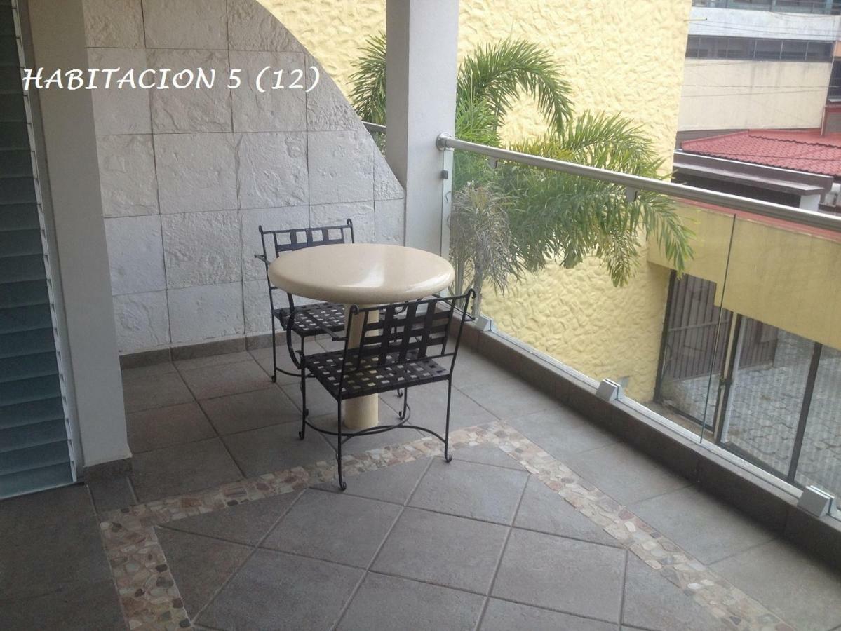 Cocos Hotel