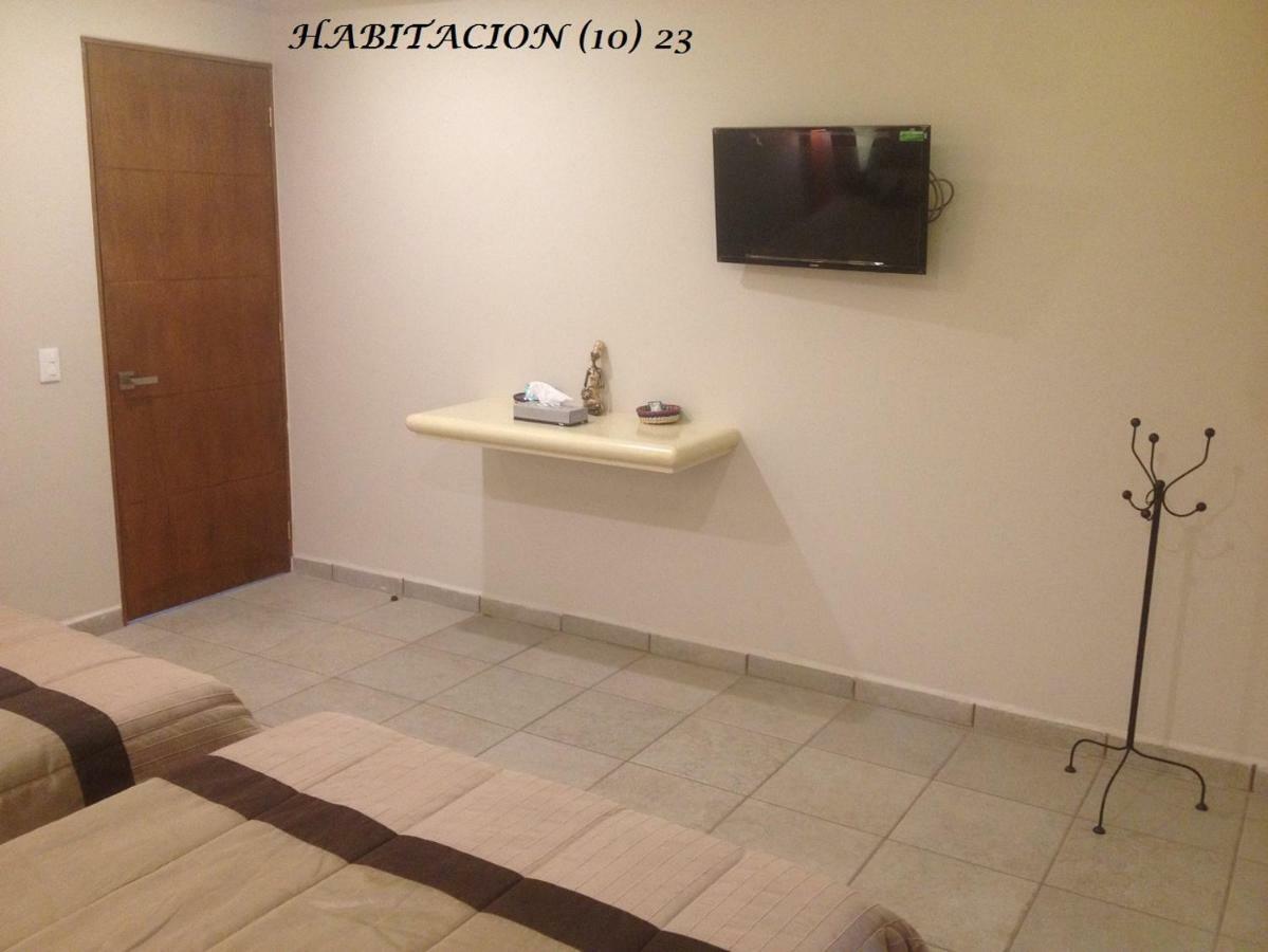 Cocos Hotel *